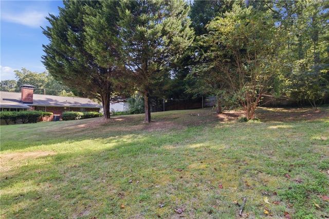 2710 Tanglewood Trail, Atlanta, GA 30344