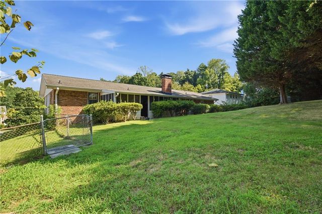 2710 Tanglewood Trail, Atlanta, GA 30344