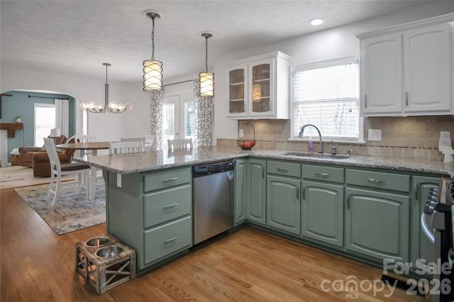 120 Oak Point Drive, Cherryville, NC 28021