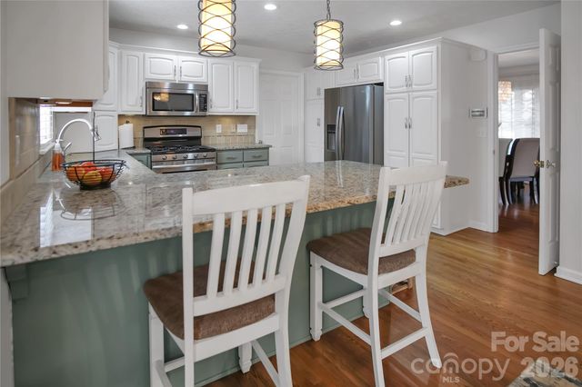 120 Oak Point Drive, Cherryville, NC 28021