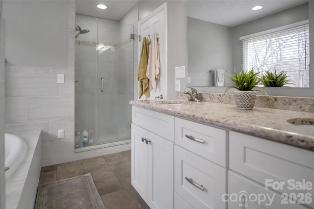 120 Oak Point Drive, Cherryville, NC 28021