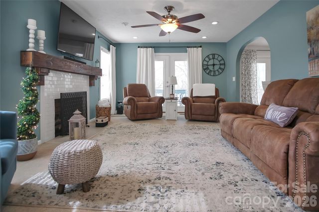 120 Oak Point Drive, Cherryville, NC 28021