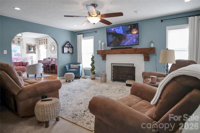 120 Oak Point Drive, Cherryville, NC 28021