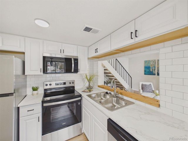 6650 E Arizona Ave 138, Denver, CO 80224