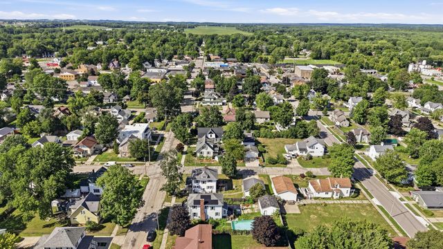 138 S Union Street, Sparta, MI 49345