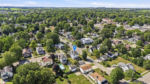 138 S Union Street, Sparta, MI 49345
