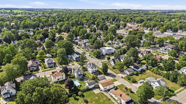 138 S Union Street, Sparta, MI 49345