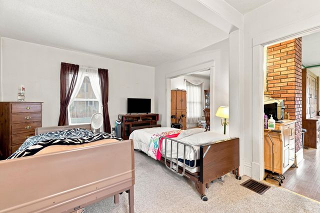 138 S Union Street, Sparta, MI 49345