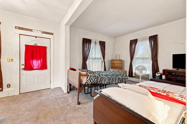 138 S Union Street, Sparta, MI 49345