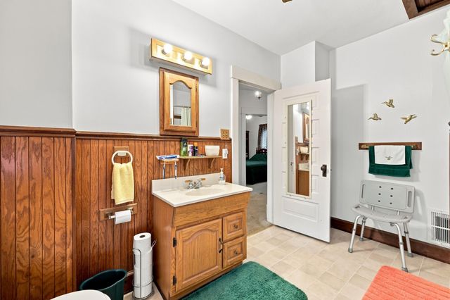 138 S Union Street, Sparta, MI 49345