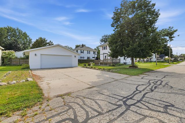 138 S Union Street, Sparta, MI 49345