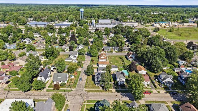 138 S Union Street, Sparta, MI 49345