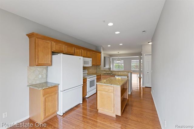 3091 Camden Drive, Troy, MI 48084