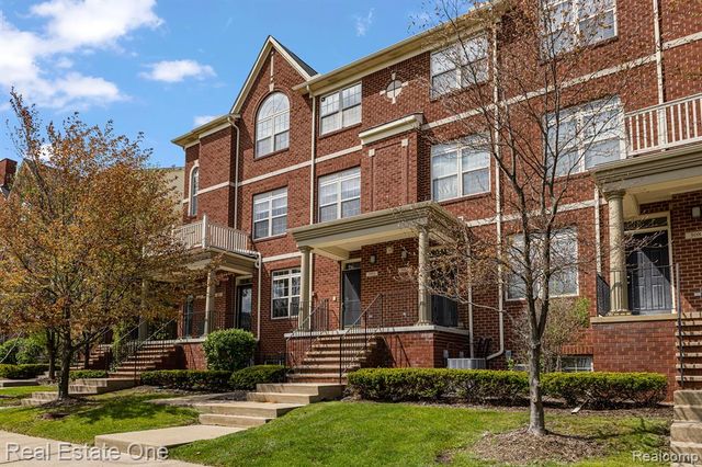 3091 Camden Drive, Troy, MI 48084