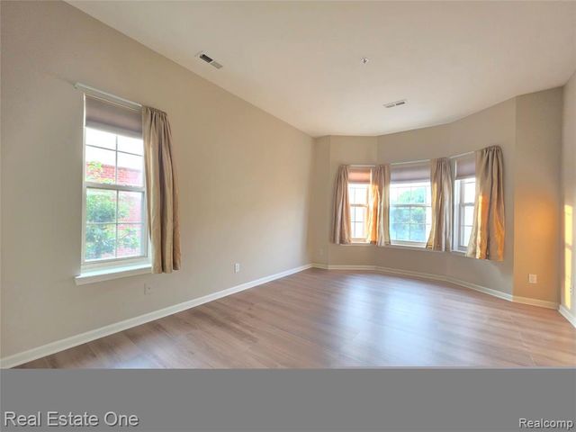 3091 Camden Drive, Troy, MI 48084