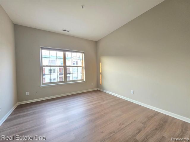 3091 Camden Drive, Troy, MI 48084