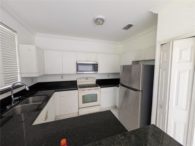 2826 SE 16th Ave 115, Homestead, FL 33035