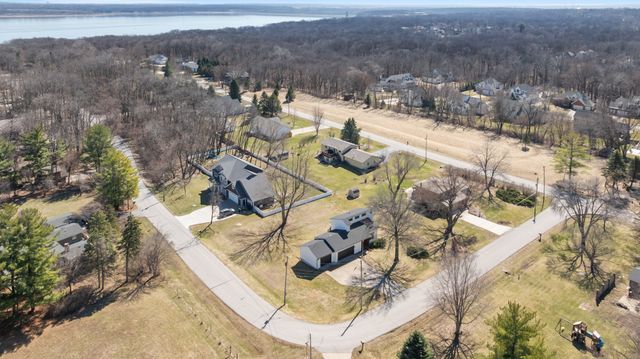 8837 NW 71st Court, Johnston, IA 50131