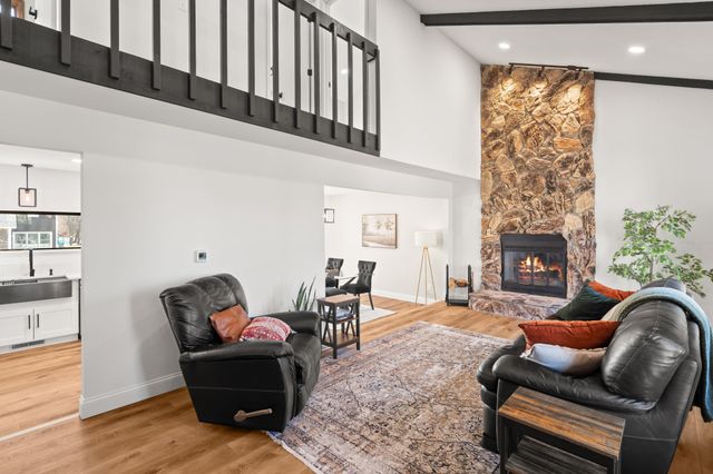 8837 NW 71st Court, Johnston, IA 50131