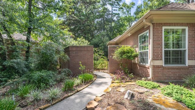 27 Heartleaf Court, The Woodlands, TX 77381