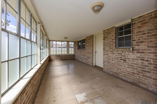 1973 Antonio Rd, Port Allen, LA 70767