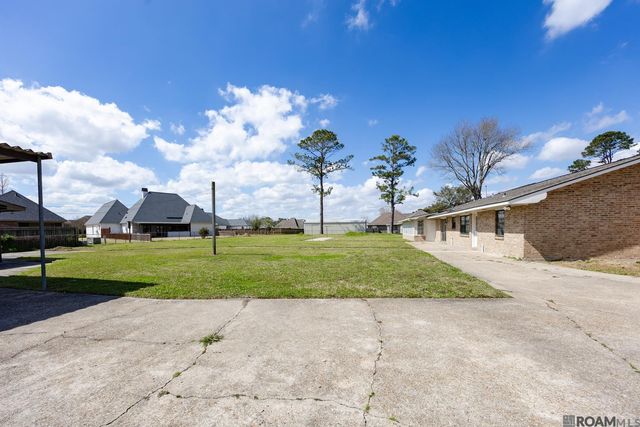 1973 Antonio Rd, Port Allen, LA 70767