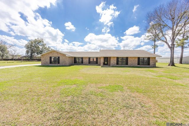 1973 Antonio Rd, Port Allen, LA 70767