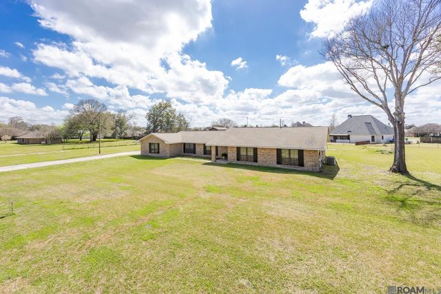 1973 Antonio Rd, Port Allen, LA 70767