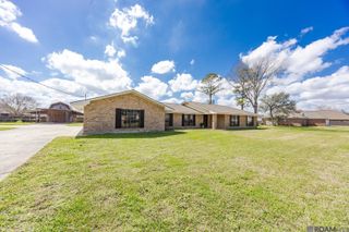 1973 Antonio Rd, Port Allen, LA 70767