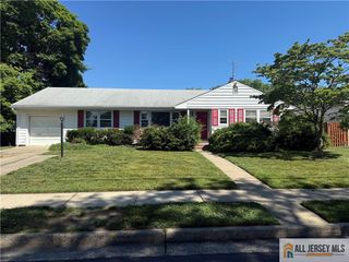 4 Bruce Court, Milltown, NJ 08850