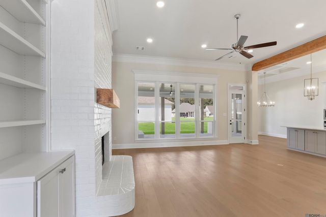 38158 Sweet Briar Dr, Prairieville, LA 70769