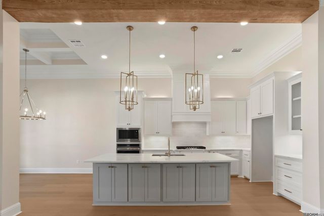 38158 Sweet Briar Dr, Prairieville, LA 70769