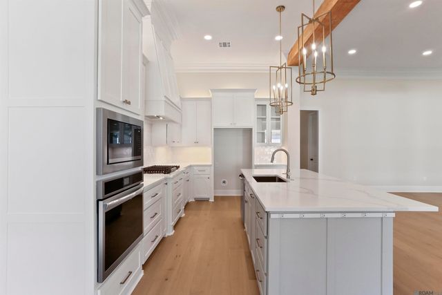 38158 Sweet Briar Dr, Prairieville, LA 70769