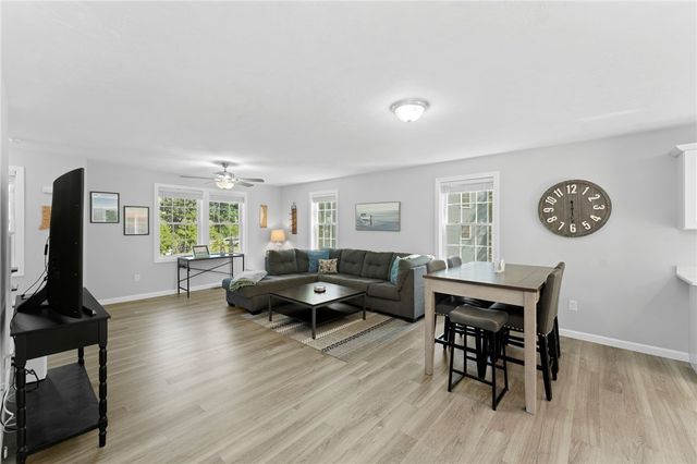 48 Stone Bridge Drive, South Kingstown, RI 02879