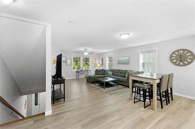 48 Stone Bridge Drive, South Kingstown, RI 02879