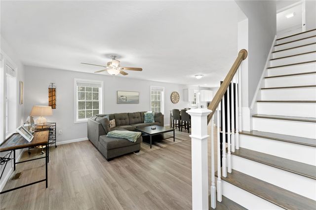 48 Stone Bridge Drive, South Kingstown, RI 02879