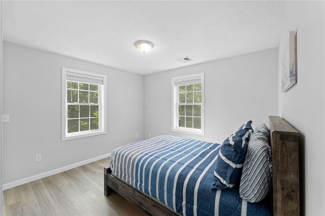 48 Stone Bridge Drive, South Kingstown, RI 02879