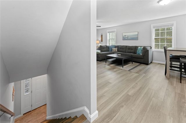 48 Stone Bridge Drive, South Kingstown, RI 02879