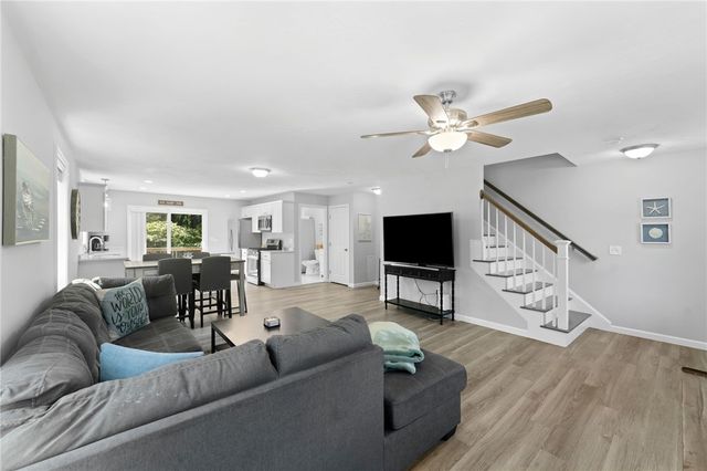 48 Stone Bridge Drive, South Kingstown, RI 02879