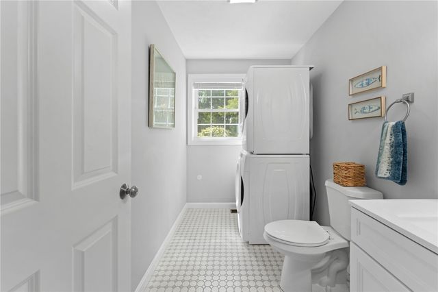 48 Stone Bridge Drive, South Kingstown, RI 02879