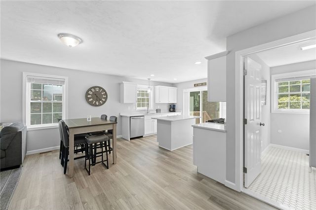 48 Stone Bridge Drive, South Kingstown, RI 02879