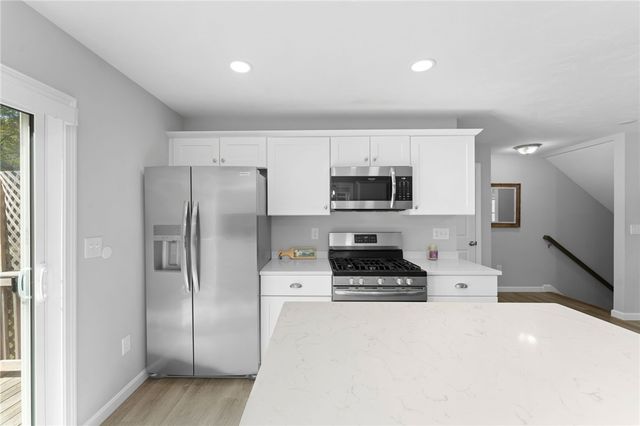 48 Stone Bridge Drive, South Kingstown, RI 02879