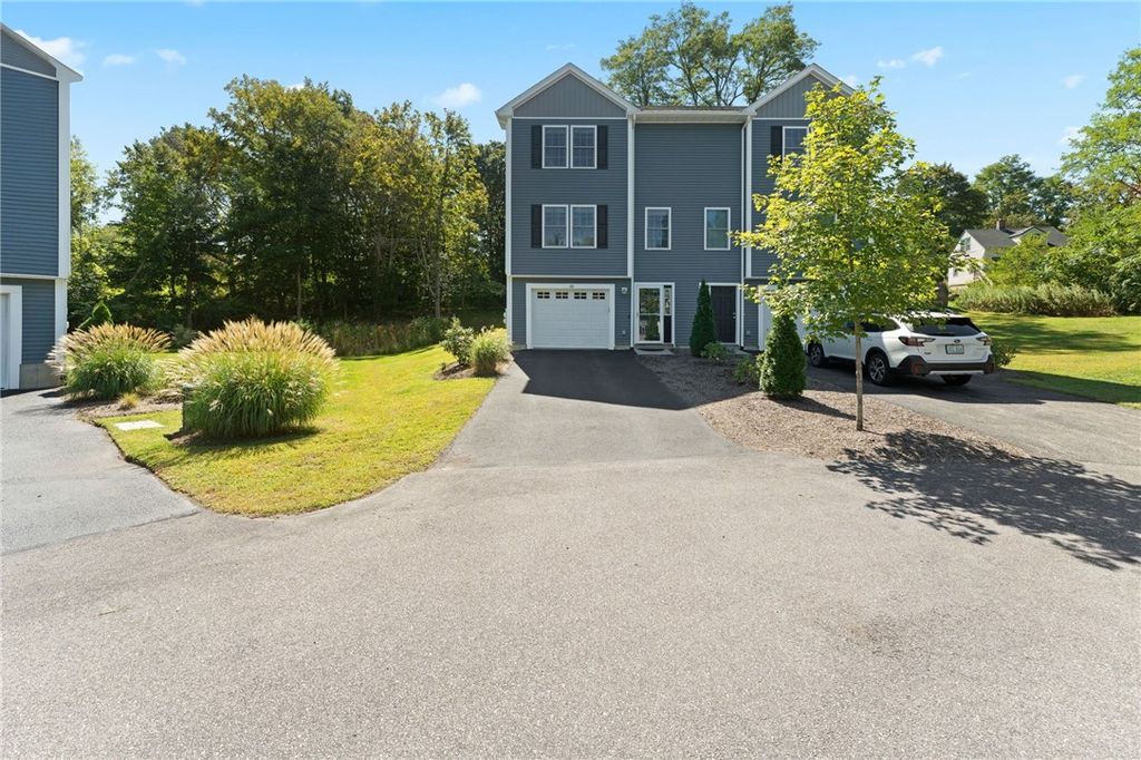 48 Stone Bridge Drive, South Kingstown, RI 02879