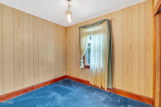 4196 Walker Mountain Road, Bristol, VA 24202