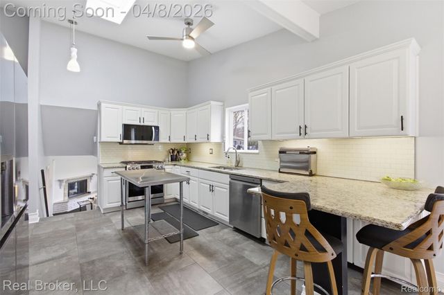 7514 Capri Drive, White Lake Charter Township, MI 48383