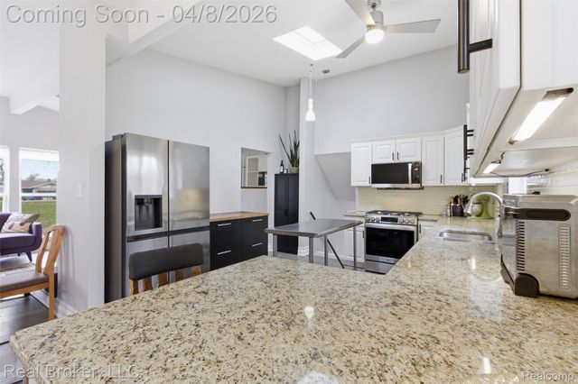 7514 Capri Drive, White Lake Charter Township, MI 48383