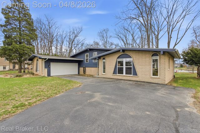 7514 Capri Drive, White Lake Charter Township, MI 48383