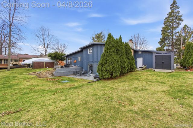 7514 Capri Drive, White Lake Charter Township, MI 48383