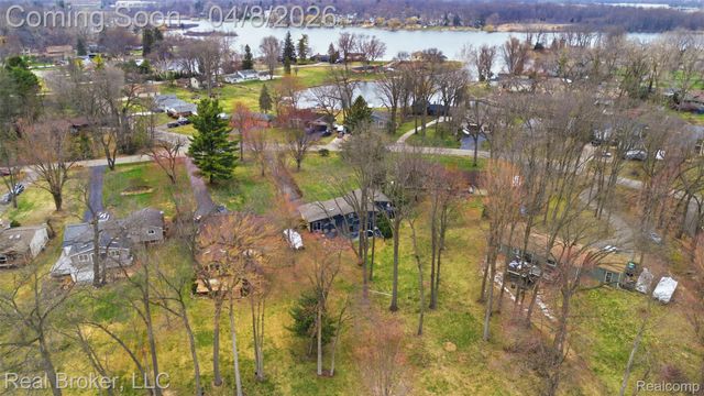 7514 Capri Drive, White Lake Charter Township, MI 48383