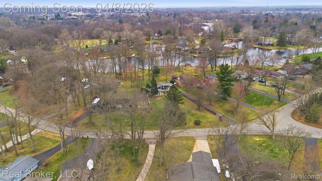 7514 Capri Drive, White Lake Charter Township, MI 48383